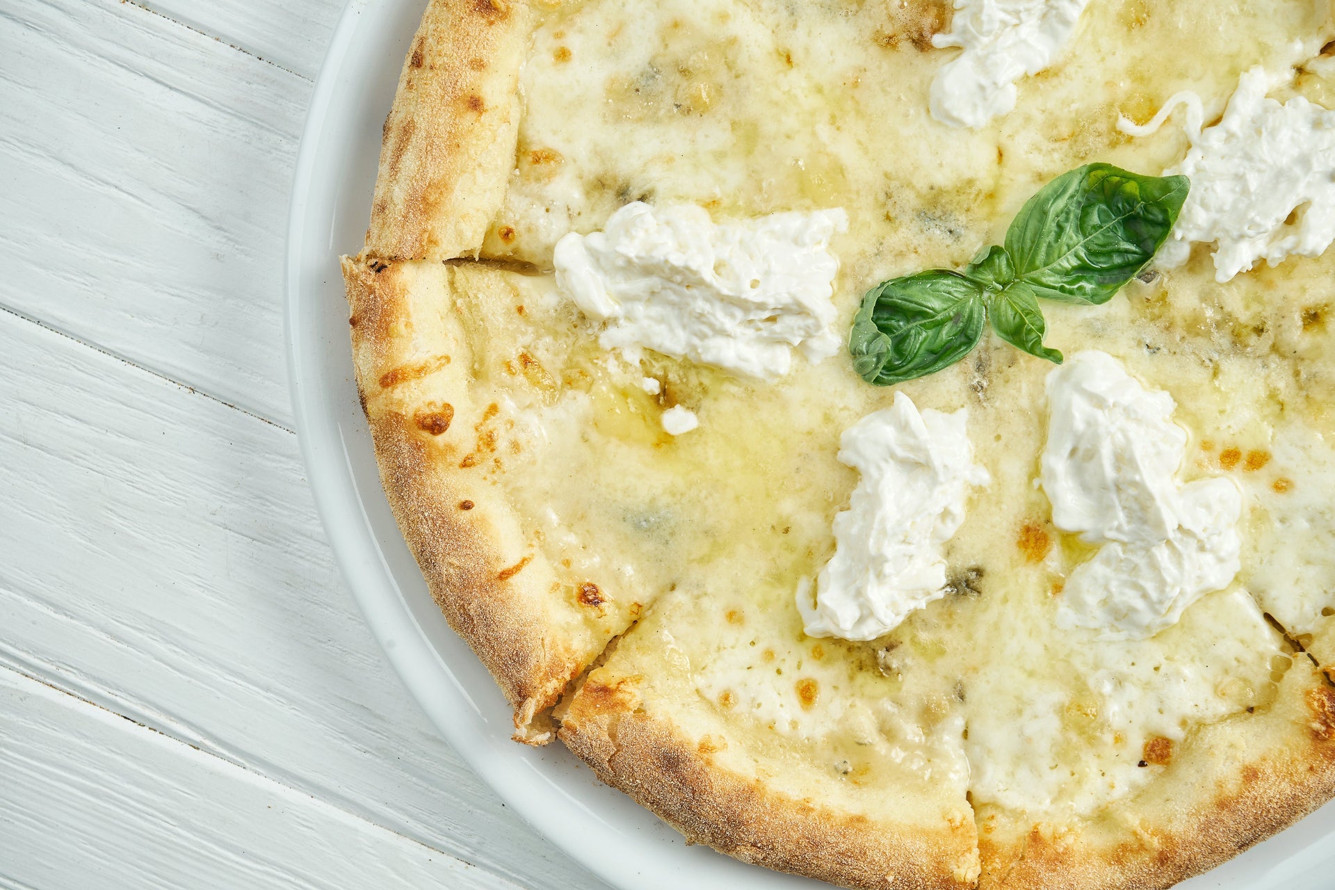 Sarımsaklı & Kekikli Peynirli Pizza